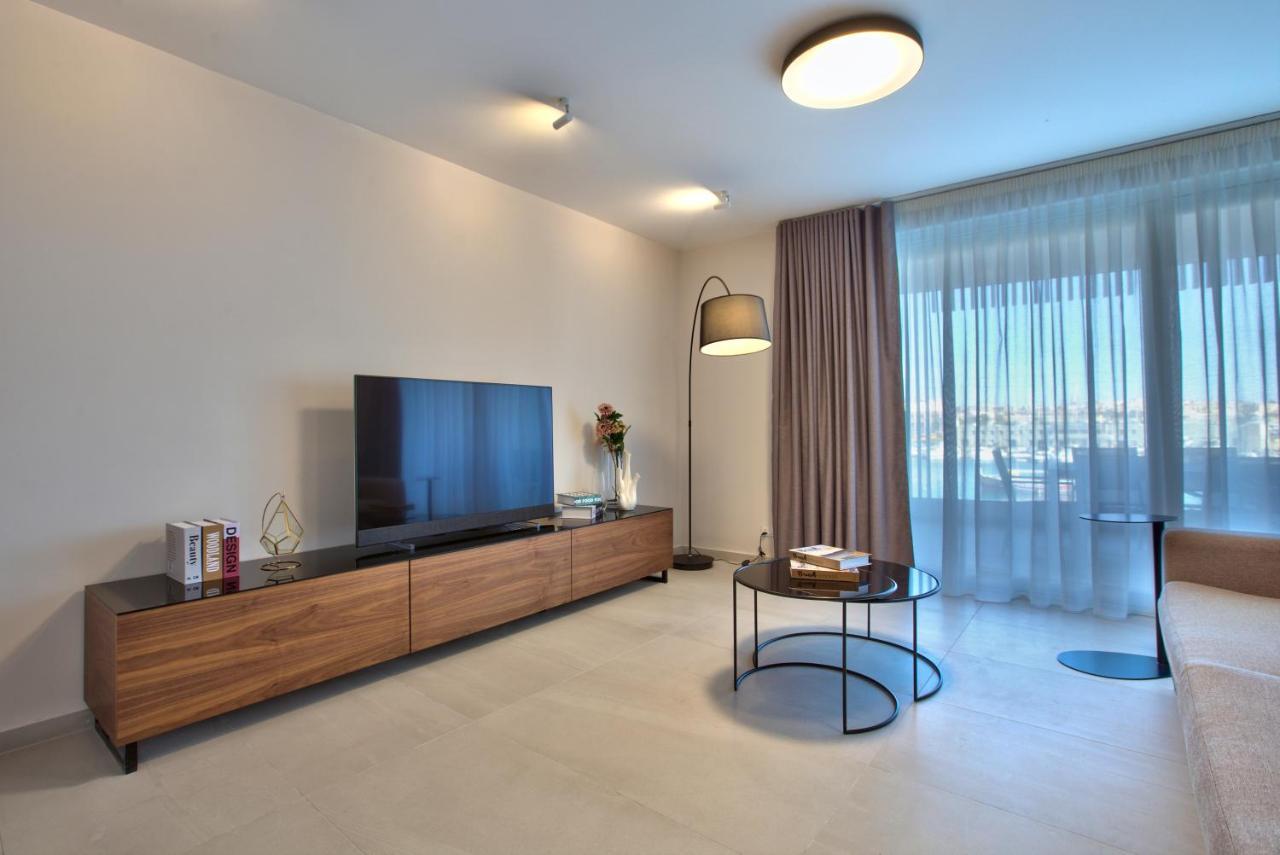 Sea Front Spacious Valletta Views Apartments Sliema Extérieur photo