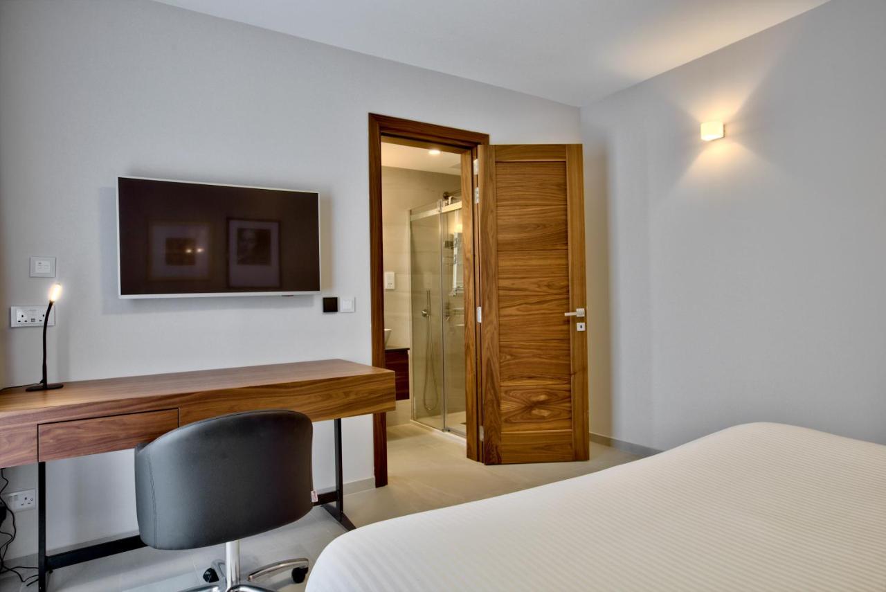 Sea Front Spacious Valletta Views Apartments Sliema Extérieur photo